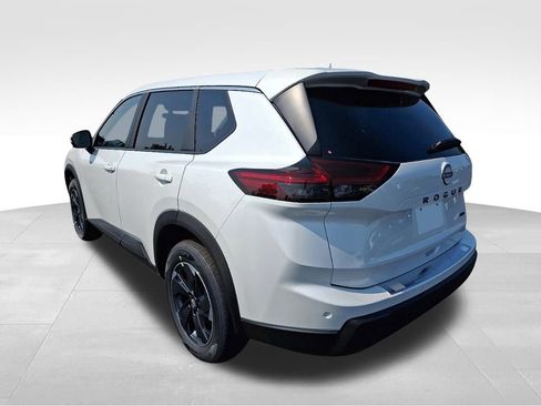 Certified 2026 Nissan Rogue SV image 2