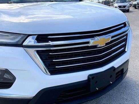 Used 2023 Chevrolet Traverse LT image 34