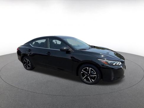 Used 2025 Nissan Sentra SV FWD image 2