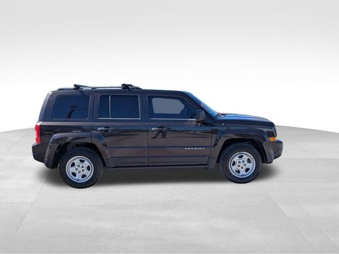 Used 2014 Jeep Patriot Sport image 3