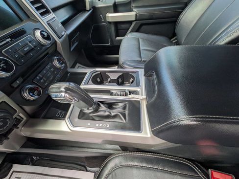 Used 2018 Ford F150 Lariat w/ Equipment Group 502A Luxury image 20