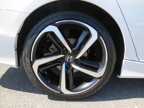 Used 2022 Honda Accord Sport image 11