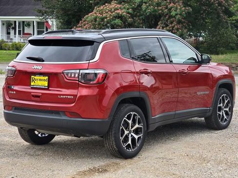 Used 2025 Jeep Compass Limited AWD/4WD image 4