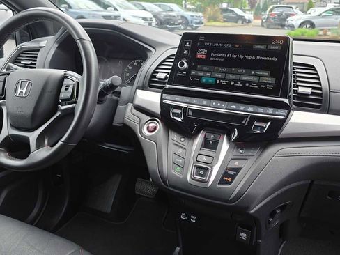 Used 2025 Honda Odyssey Sport-L image 11