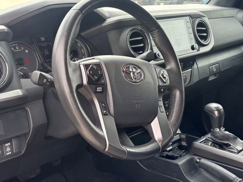 Used 2022 Toyota Tacoma TRD Off-Road RWD image 7