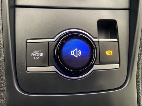 Certified 2025 Volkswagen Tiguan SE R-Line image 22