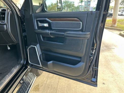 Used 2022 RAM 3500 Laramie w/ Max Tow Package image 25