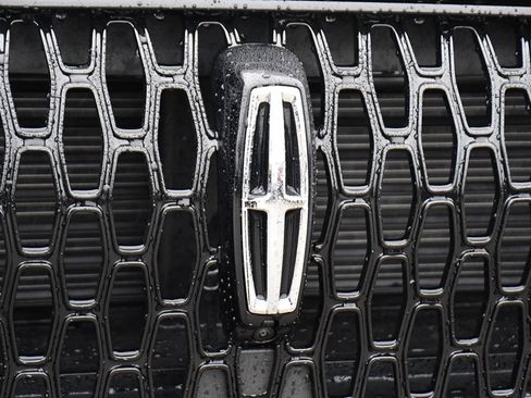 Used 2026 Lincoln Corsair Premiere image 35