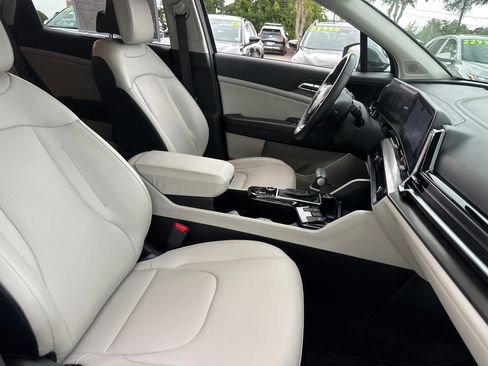 Used 2024 Kia Sportage EX FWD image 13