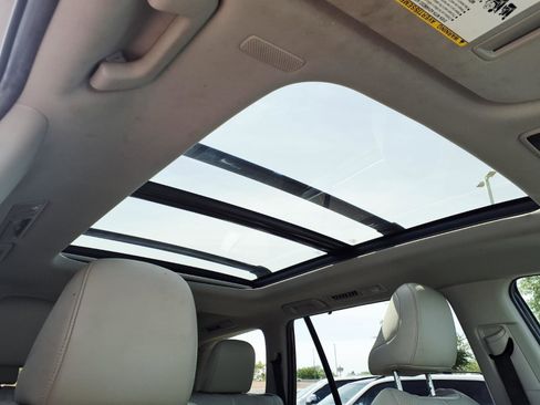 Used 2024 Toyota Grand Highlander Limited FWD image 13