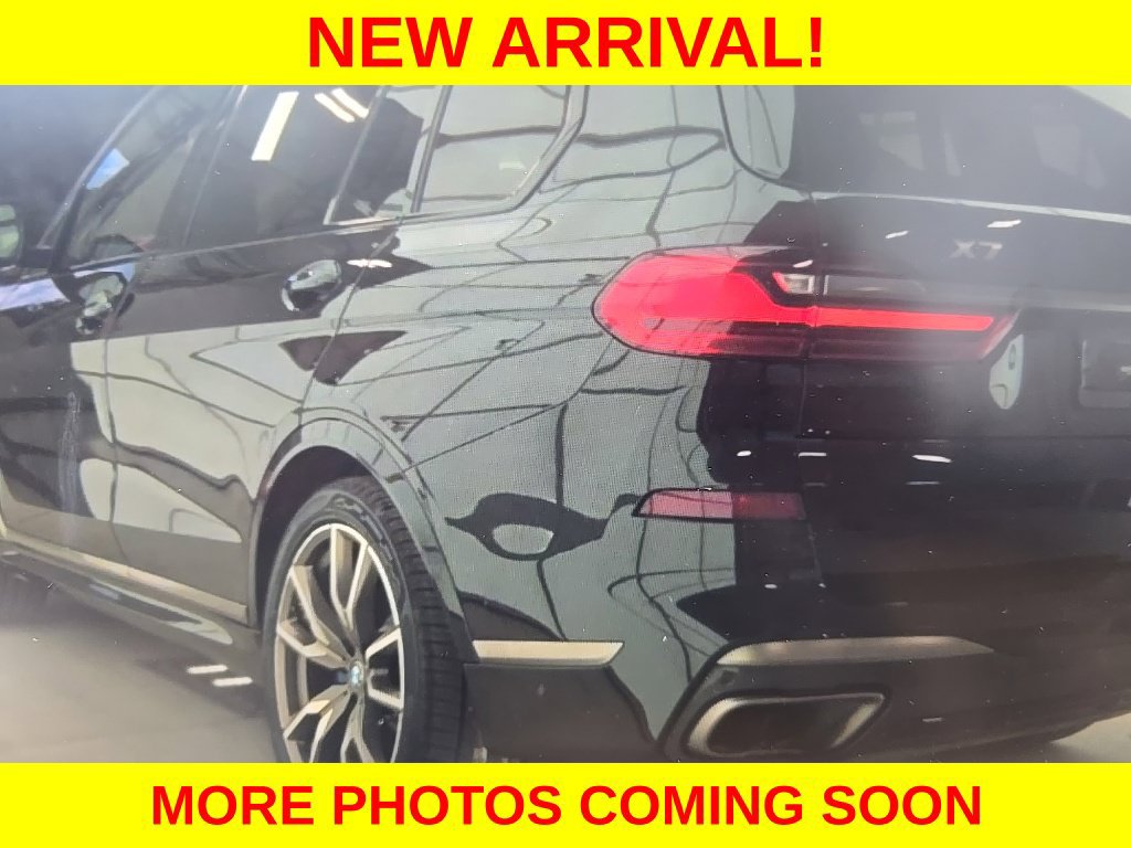 Used 2021 BMW X7 M50i w/ Dynamic Handling Package AWD/4WD image 10
