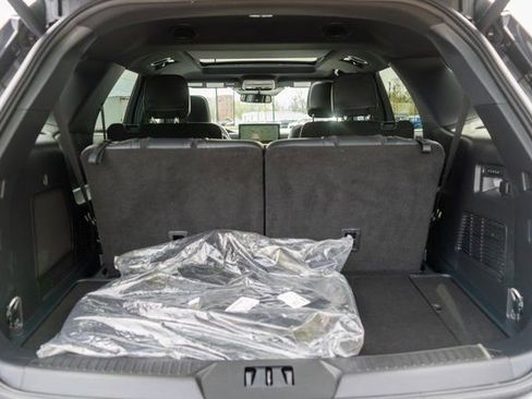 Used 2025 Ford Explorer ST AWD/4WD image 9