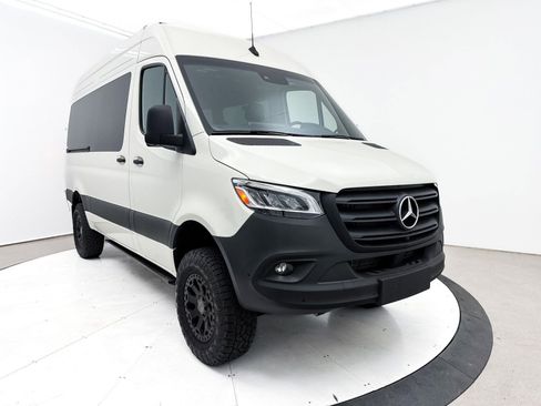 Used 2024 Mercedes-Benz Sprinter 2500 image 30