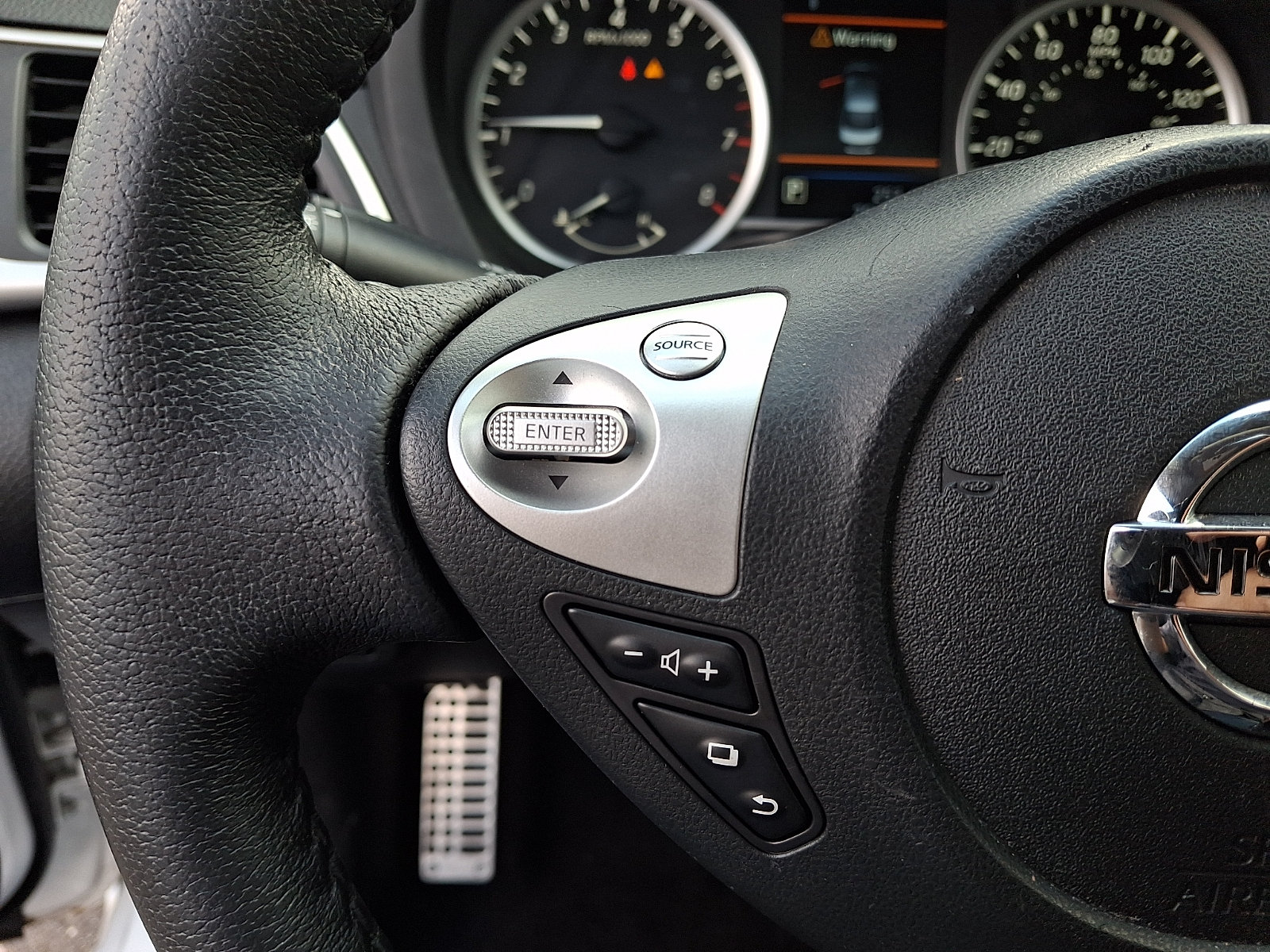 Certified 2019 Nissan Sentra SV FWD image 22