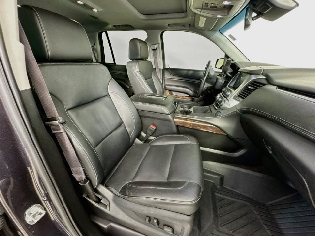 Used 2017 Chevrolet Tahoe LT w/ Luxury Package AWD/4WD image 32