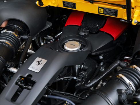 Certified 2022 Ferrari F8 Tributo RWD image 46
