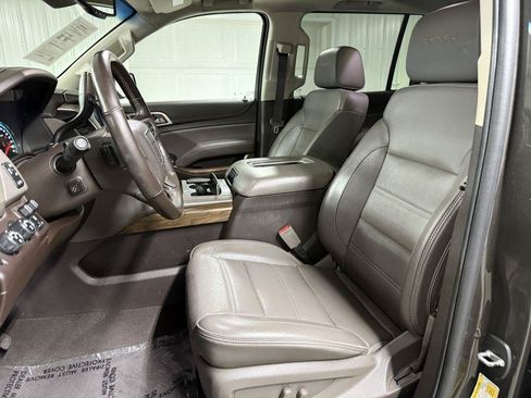 Used 2019 GMC Yukon XL Denali w/ Open Road Package AWD/4WD image 9