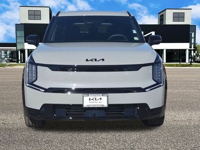 New 2026 Kia EV9 Land