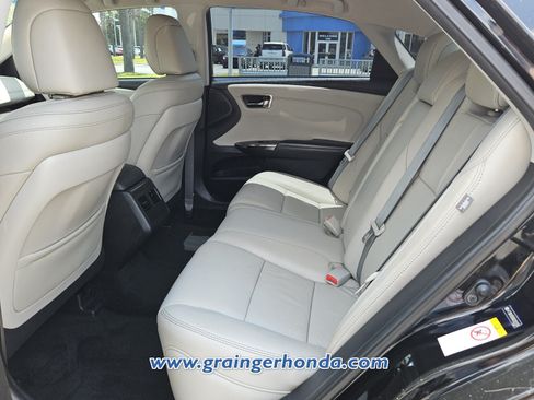Used 2016 Toyota Avalon XLE Plus FWD image 11