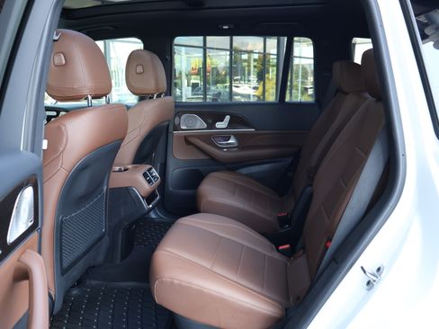 Certified 2024 Mercedes-Benz GLS 450 4MATIC image 17
