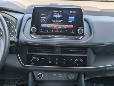 Used 2023 Nissan Rogue S FWD image 18