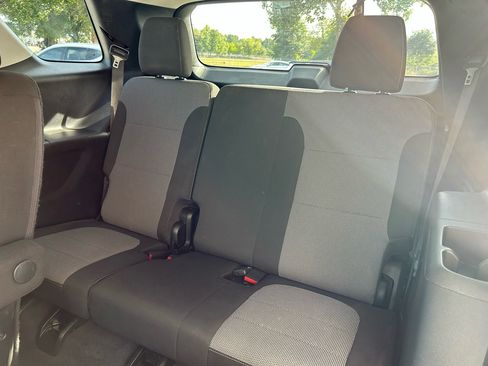 Used 2020 Chevrolet Traverse LT image 28