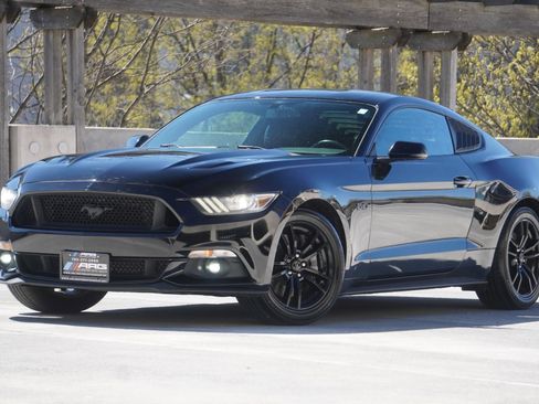 Used 2015 Ford Mustang GT Premium image 4