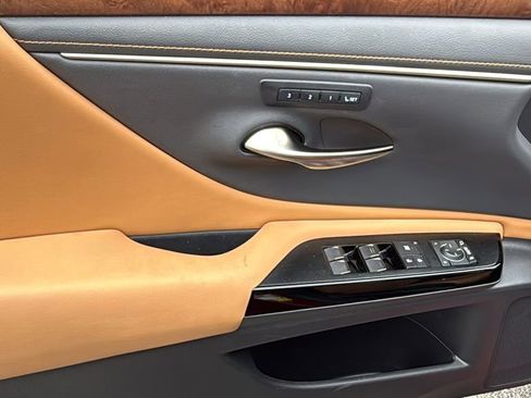 Used 2022 Lexus ES 350 w/ Premium Package FWD image 21