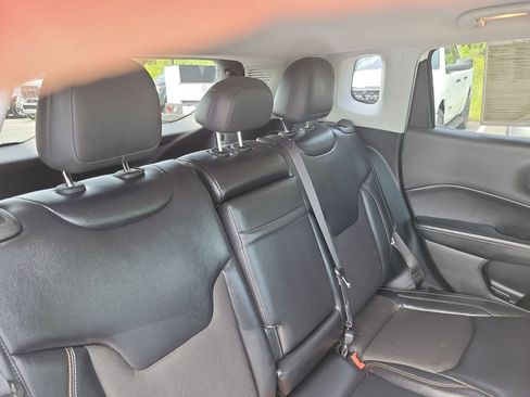 Used 2017 Jeep Compass Latitude w/ Cold Weather Group FWD image 36