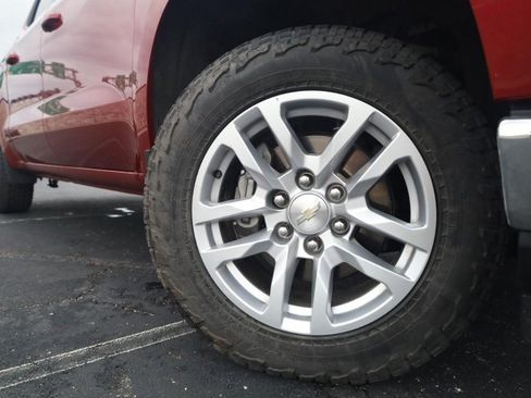 Used 2021 Chevrolet Silverado 1500 LT w/ Z71 Off-Road Package AWD/4WD image 2