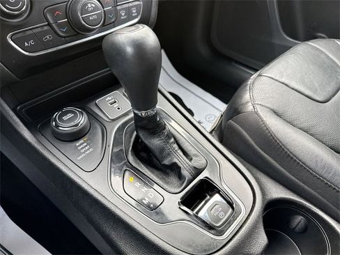 Used 2020 Jeep Cherokee Limited w/ Technology Group image 20