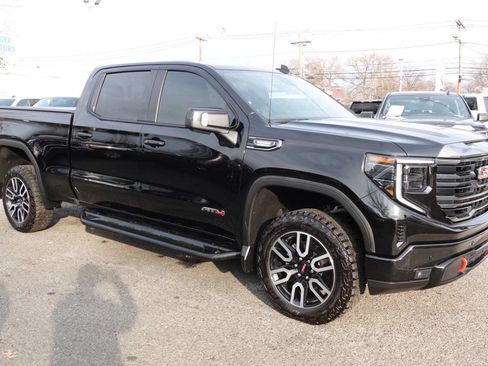 Used 2024 GMC Sierra 1500 AT4 w/ AT4 Premium Package image 4