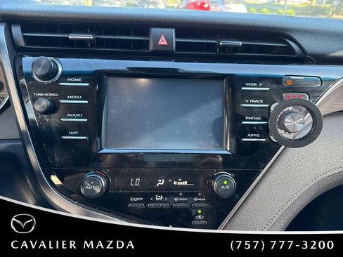 Used 2019 Toyota Camry SE w/ Protection Package (Q2) FWD image 18