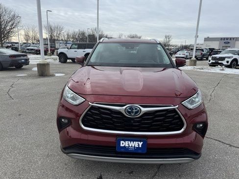 Used 2021 Toyota Highlander Platinum image 2