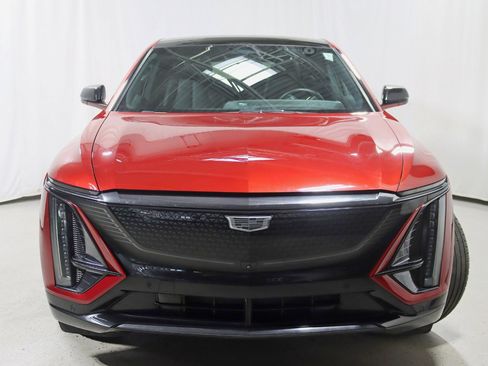 Used 2024 Cadillac Lyriq Sport image 8