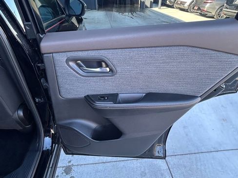 Used 2021 Nissan Rogue SV image 14