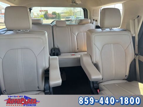 Used 2023 Ford Expedition Limited AWD/4WD image 33