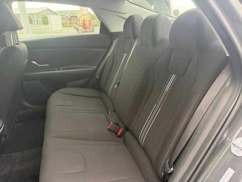 Used 2022 Hyundai Elantra SEL FWD image 22