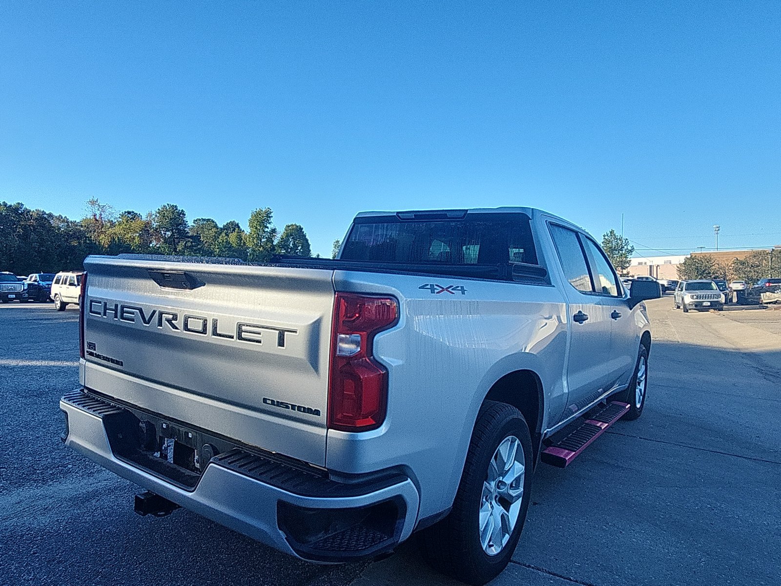 Used 2022 Chevrolet Silverado 1500 Custom w/ LPO, Dark Essentials Package AWD/4WD image 5