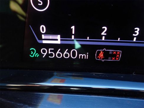 Used 2021 Cadillac Escalade ESV Sport w/ Driver Assist Tech Package image 24