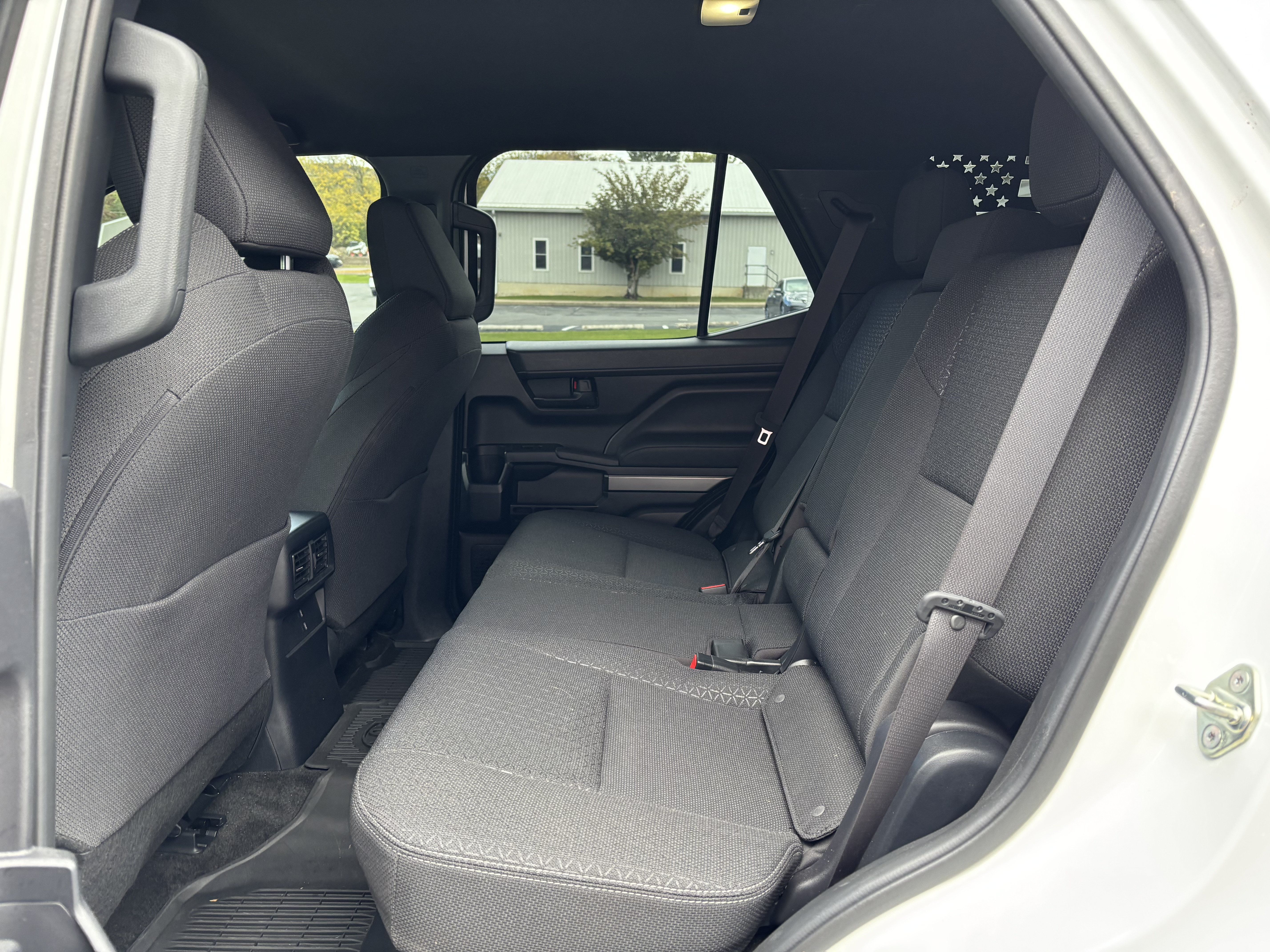 Used 2025 Toyota 4Runner SR5 AWD/4WD image 14