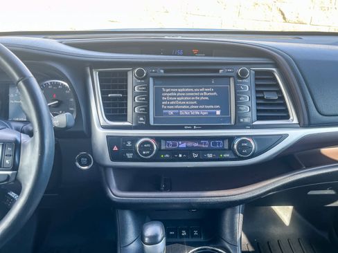 Used 2014 Toyota Highlander Limited Platinum image 12