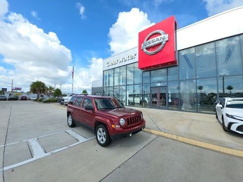 Used 2017 Jeep Patriot Latitude FWD image 1