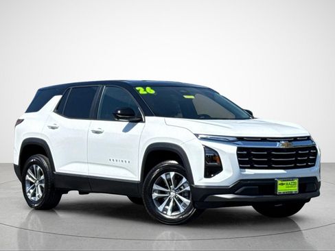 Used 2026 Chevrolet Equinox LT w/ Safety and Technology Package FWD image 2