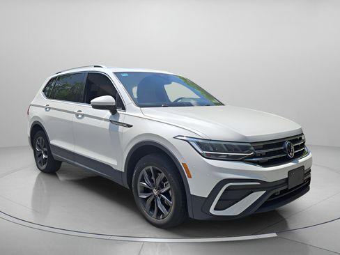 Used 2023 Volkswagen Tiguan SE FWD image 7