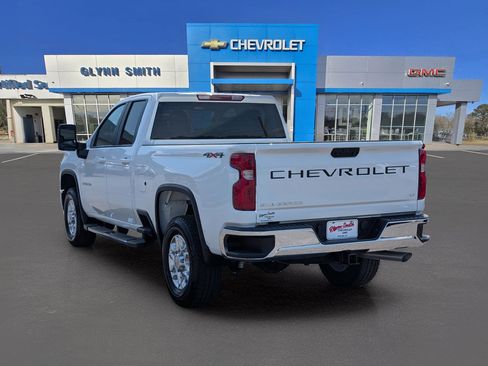 Used 2024 Chevrolet Silverado 2500 LT w/ Convenience Package image 12