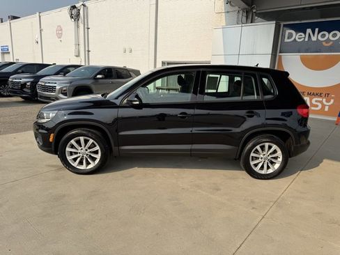 Used 2017 Volkswagen Tiguan S image 12