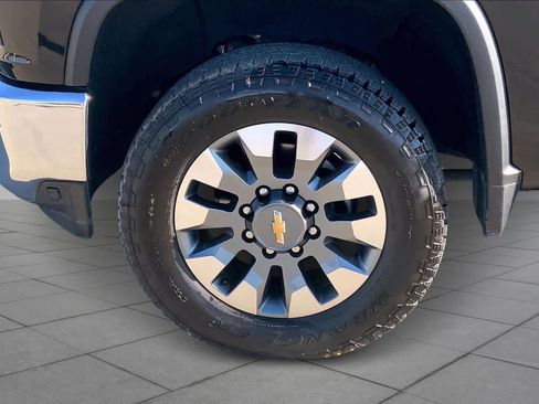 Used 2023 Chevrolet Silverado 2500 LT w/ Texas Edition image 9
