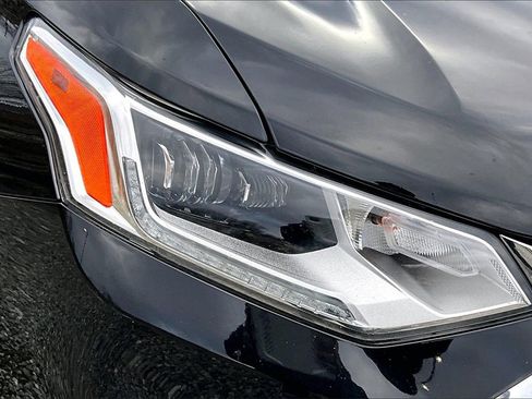 Used 2018 Chevrolet Traverse Premier image 28