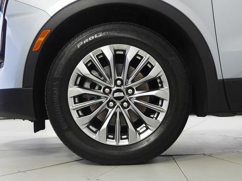 Used 2025 Cadillac XT4 Premium Luxury FWD image 5